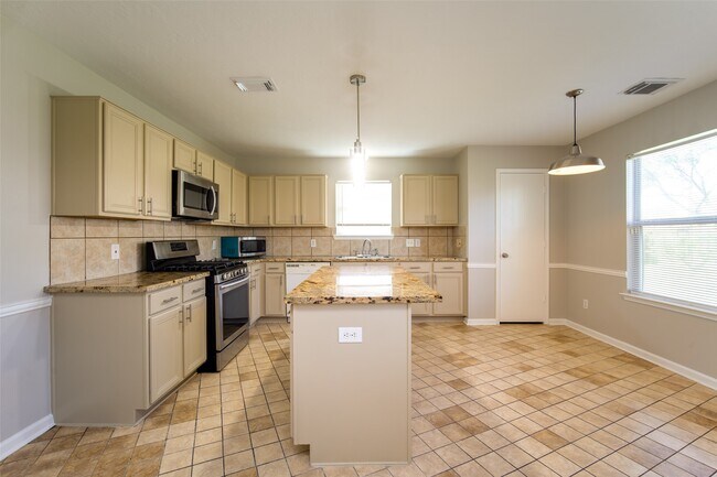 Building Photo - 7706 Eldergrove Ln