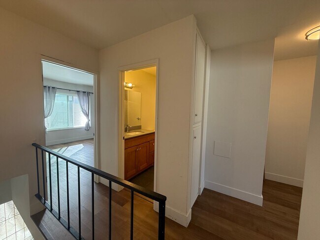 Building Photo - Paradise Manor Condo for lease