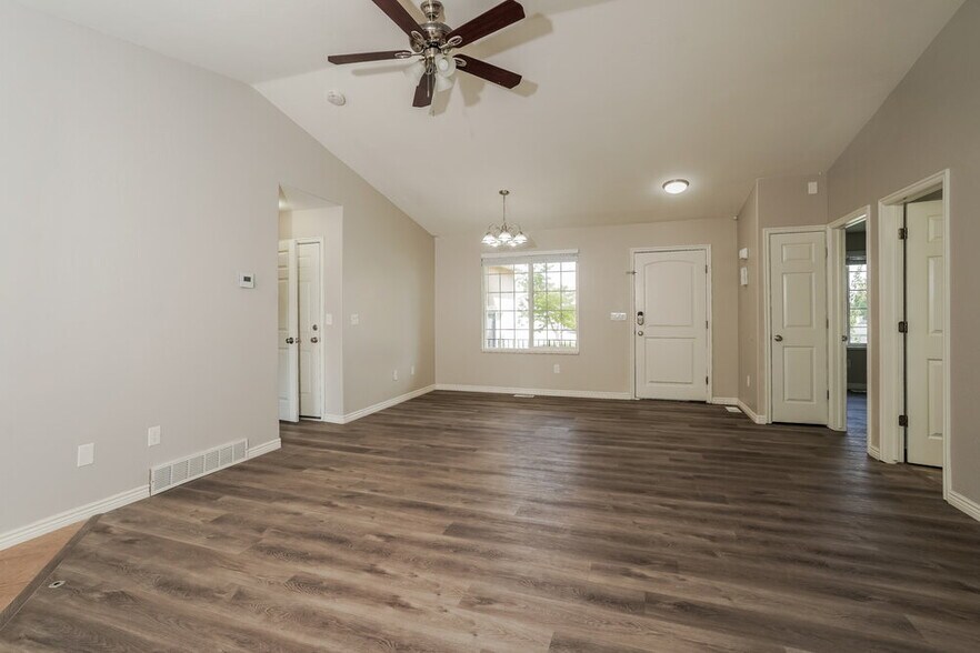 Building Photo - 14122 Rosaleen Ln