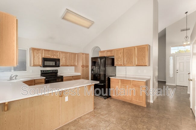 Building Photo - 1523 S Vine St