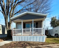 Building Photo - 1 bed/ 1 bath Mobile home with front porch