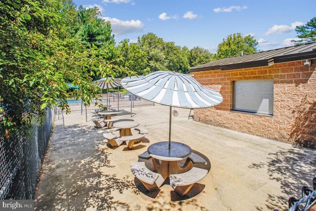 Building Photo - 4930 Bradley Blvd