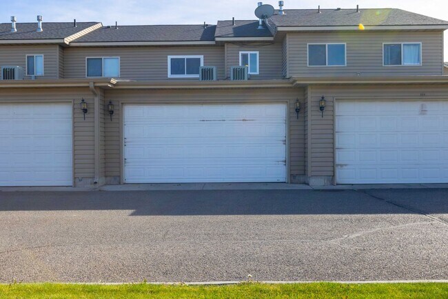 Building Photo - 602 Trejo St