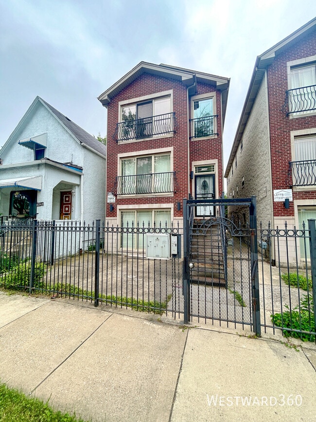 Building Photo - 6344 S Rhodes Ave