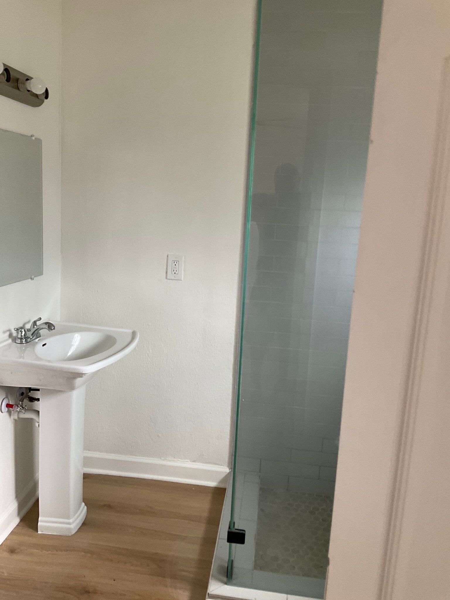 Building Photo - 326 E 1st St