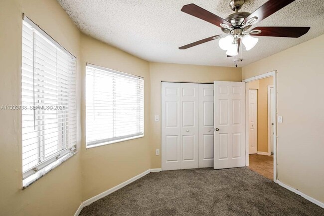 Building Photo - 1906 SW 123rd Ave