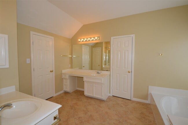 Building Photo - 1711 Emma Cove Ct