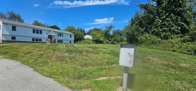 Building Photo - 278 Dresser Hill Rd