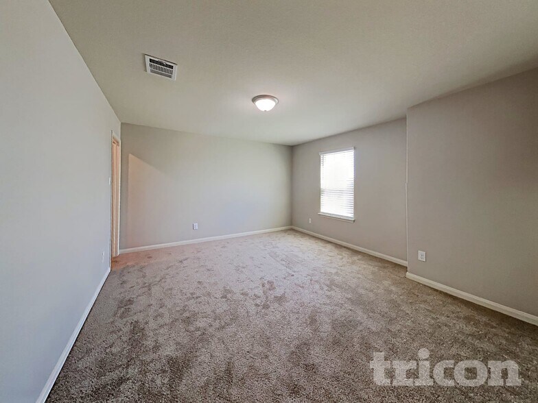 Building Photo - 524 Yearwood Ln