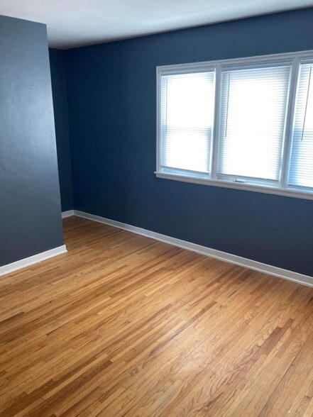 Building Photo - 954 Cleveland Ave S