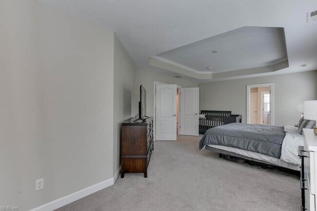 Building Photo - 115 Farrand Dr