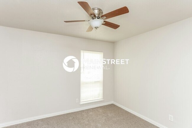Building Photo - 3 Bedroom Pet-Friendly Home in Arlington, TX with Main Street Renewal