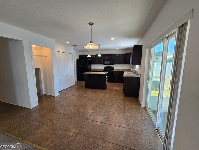 Building Photo - 127 Cedar Cir Dr