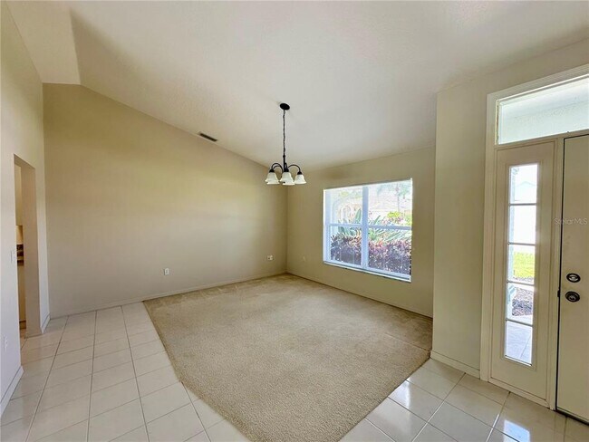 Building Photo - 5024 Southern Pine Cir