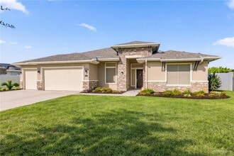 Building Photo - 4804 Ensenada Ave