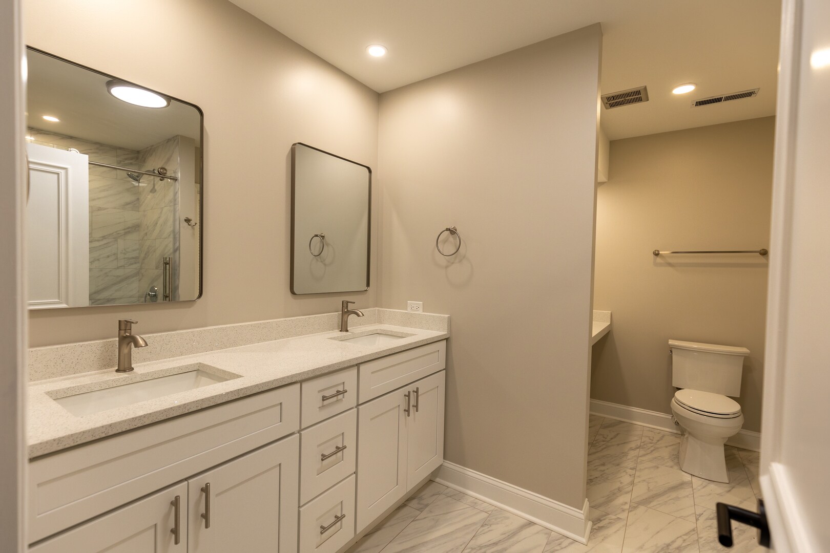 Building Photo - 5643 S Harlem Ave