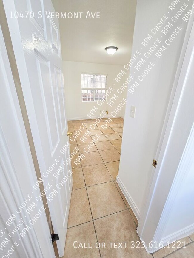 Building Photo - 10470 S Vermont Ave