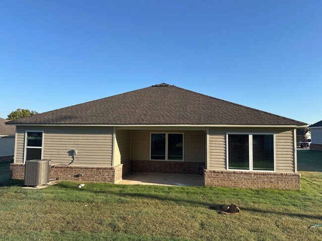 Building Photo - Now Pre-Leasing! Charming 4-Bedroom, 2-Bath Home in Broken Arrow