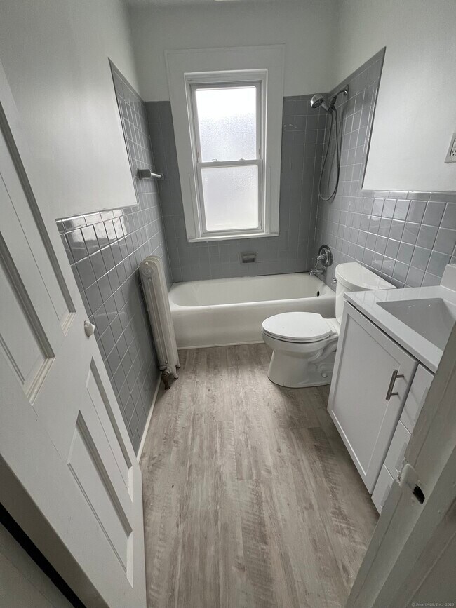 Building Photo - 389 Hawley Ave