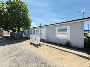 Building Photo - Spacious 3 Bed, 2 Bath Home in Union Gap!