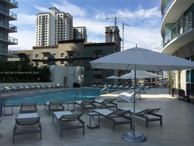 Building Photo - 1100 S Miami Ave