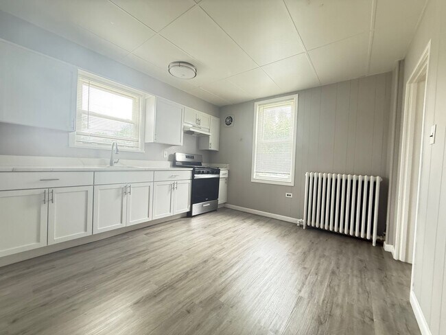 Building Photo - 2604 Hamilton Ave