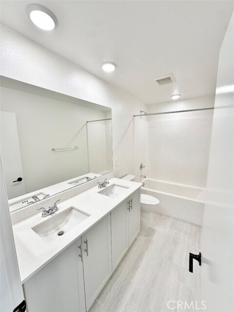 Building Photo - 229 Paddock Ln
