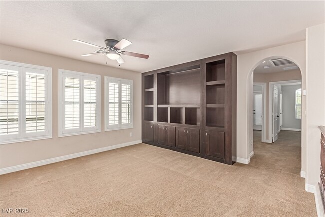 Building Photo - 10275 Headrick Dr