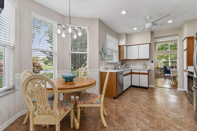 Building Photo - 2074 Mainsail Cir