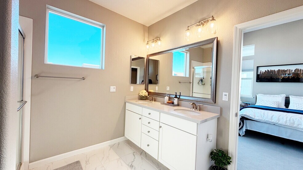 Building Photo - 164 Agustin Narvaez St