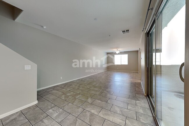Building Photo - 20785 W Thomas Rd