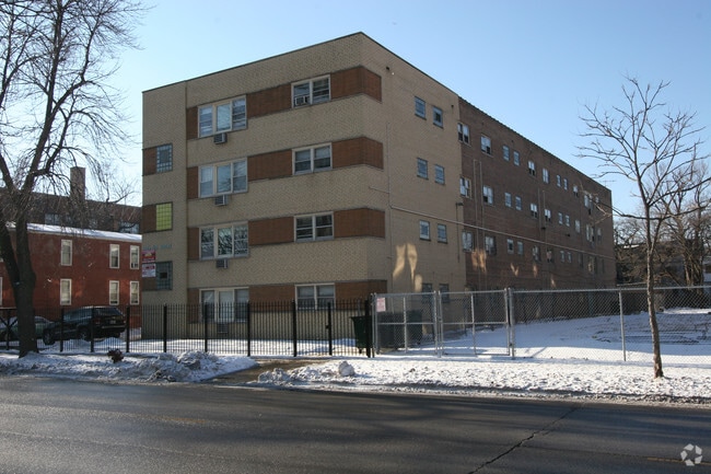 Building Photo - 7424 S South Shore Dr