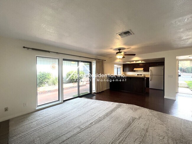 Building Photo - Wonderful 2bd/2ba Citrus Heights Condo with 2 Car Garage!