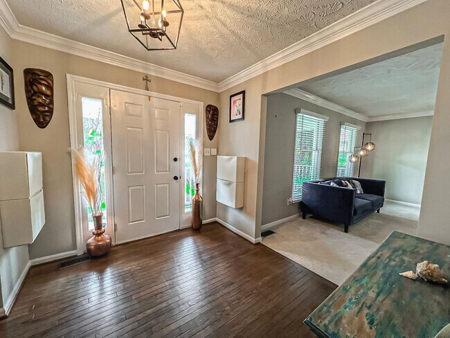 Building Photo - Beautiful and Spacious 4 Bedroom 2.5 Bathroom Home Sitting on Extensive Lot In Desired Xanadu Est...