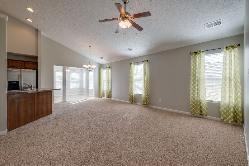 Building Photo - 103 Blossom Ct