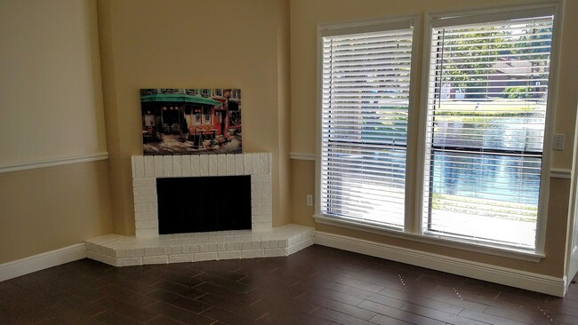 Building Photo - Amazing Remodeled Lake View Condo x Rent @...