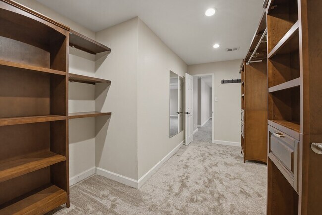 Building Photo - 37 Pinon Ct