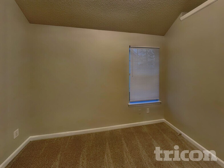 Building Photo - 1620 Cutters Mill Dr