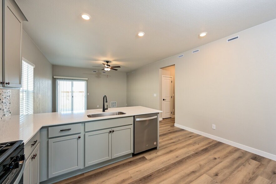 Building Photo - 9482 Yampa Ct