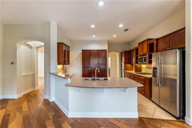 Building Photo - 4001 Sapphire Loop