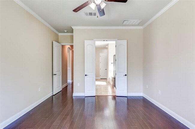 Building Photo - 16009 Jeffs Ln