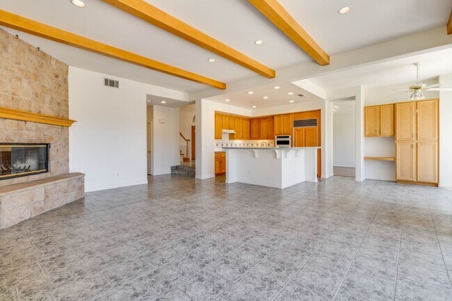 Building Photo - 32579 Valentino Way