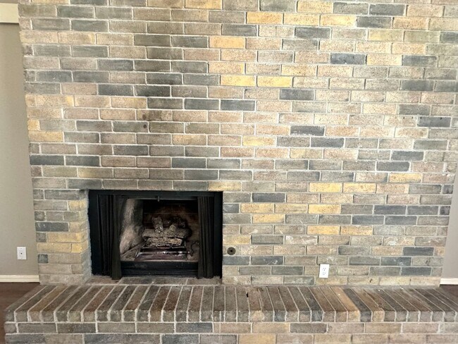 Building Photo - 39th Place Duplex