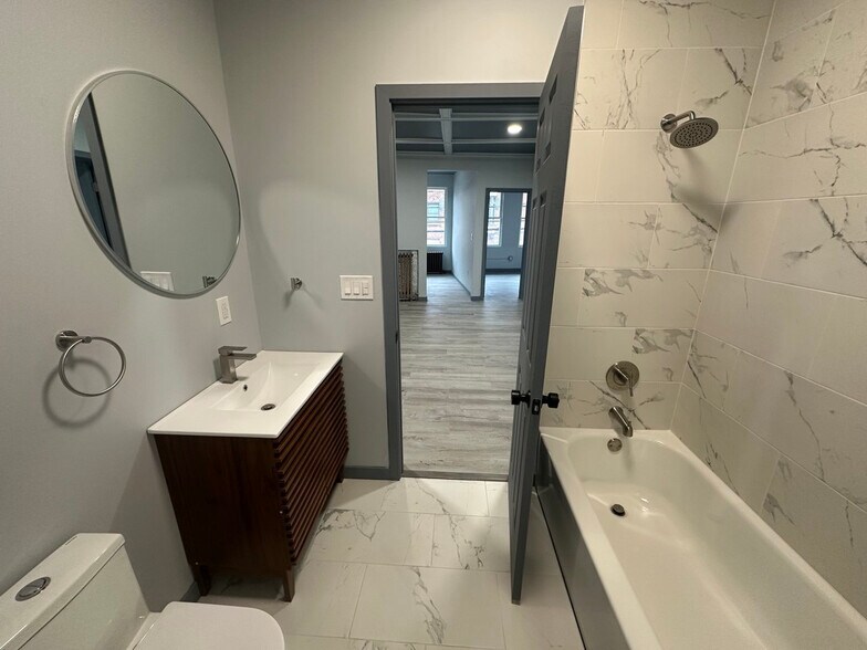 Building Photo - 2552 Brownsville Rd