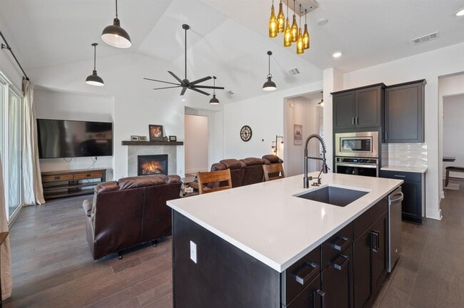 Building Photo - 7625 Alouette Dr