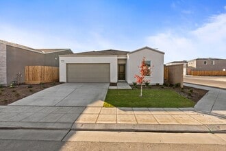 Building Photo - Brand New home in Clovis Unified School District with Solar!