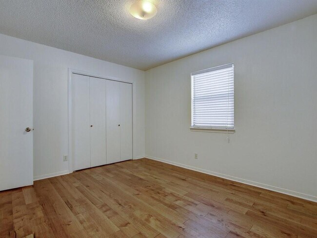 Building Photo - 4703 Rosedale Ave