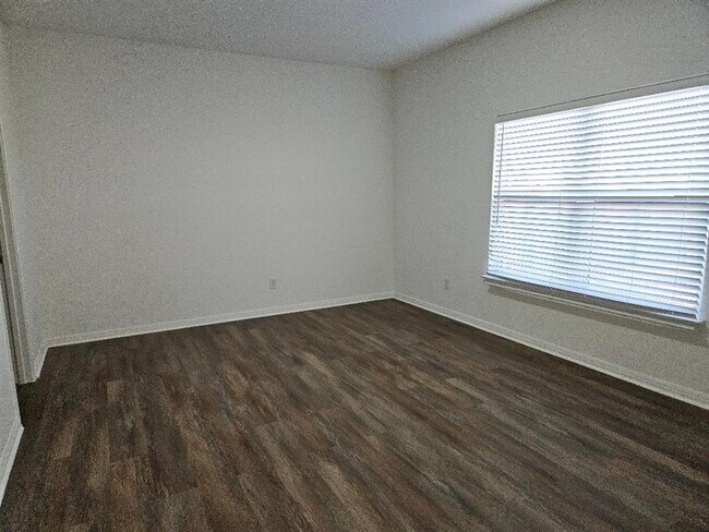 Building Photo - 18412 Speculator Ln