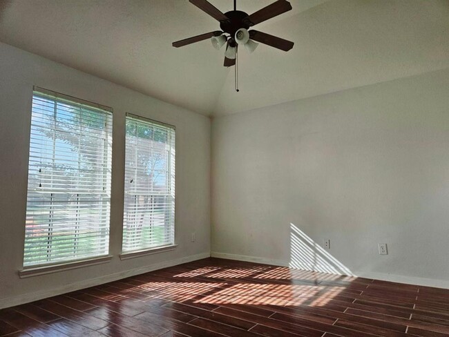 Building Photo - 707 Aqua Vista Ln