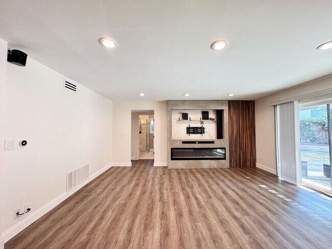 Building Photo - 16419 Bear Meadow Cir